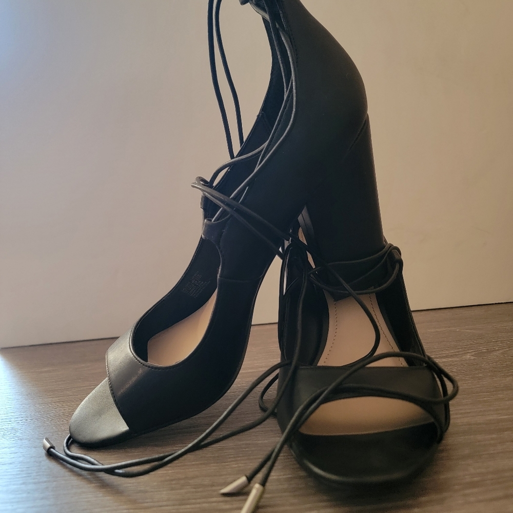 Calvin Klein Salinas Pumps size 11